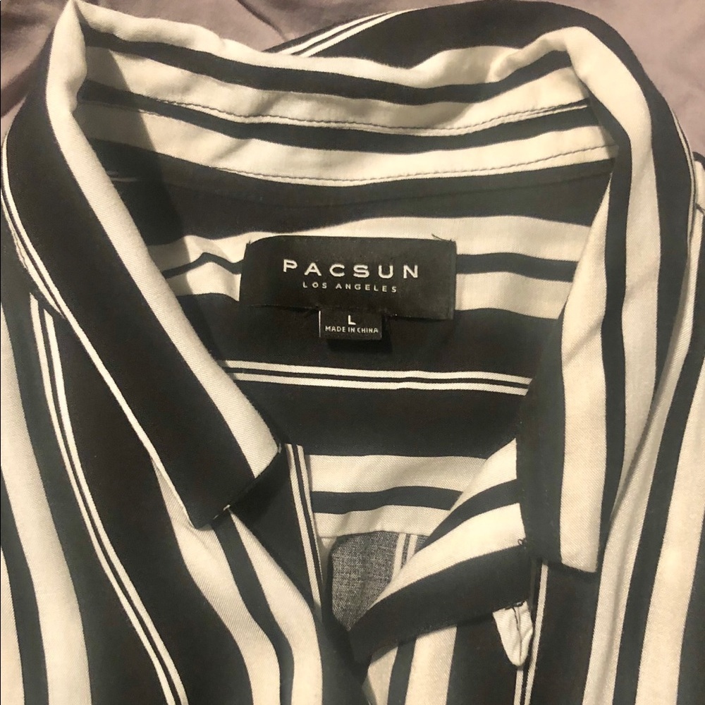Light weight button down - Picture 2 of 3